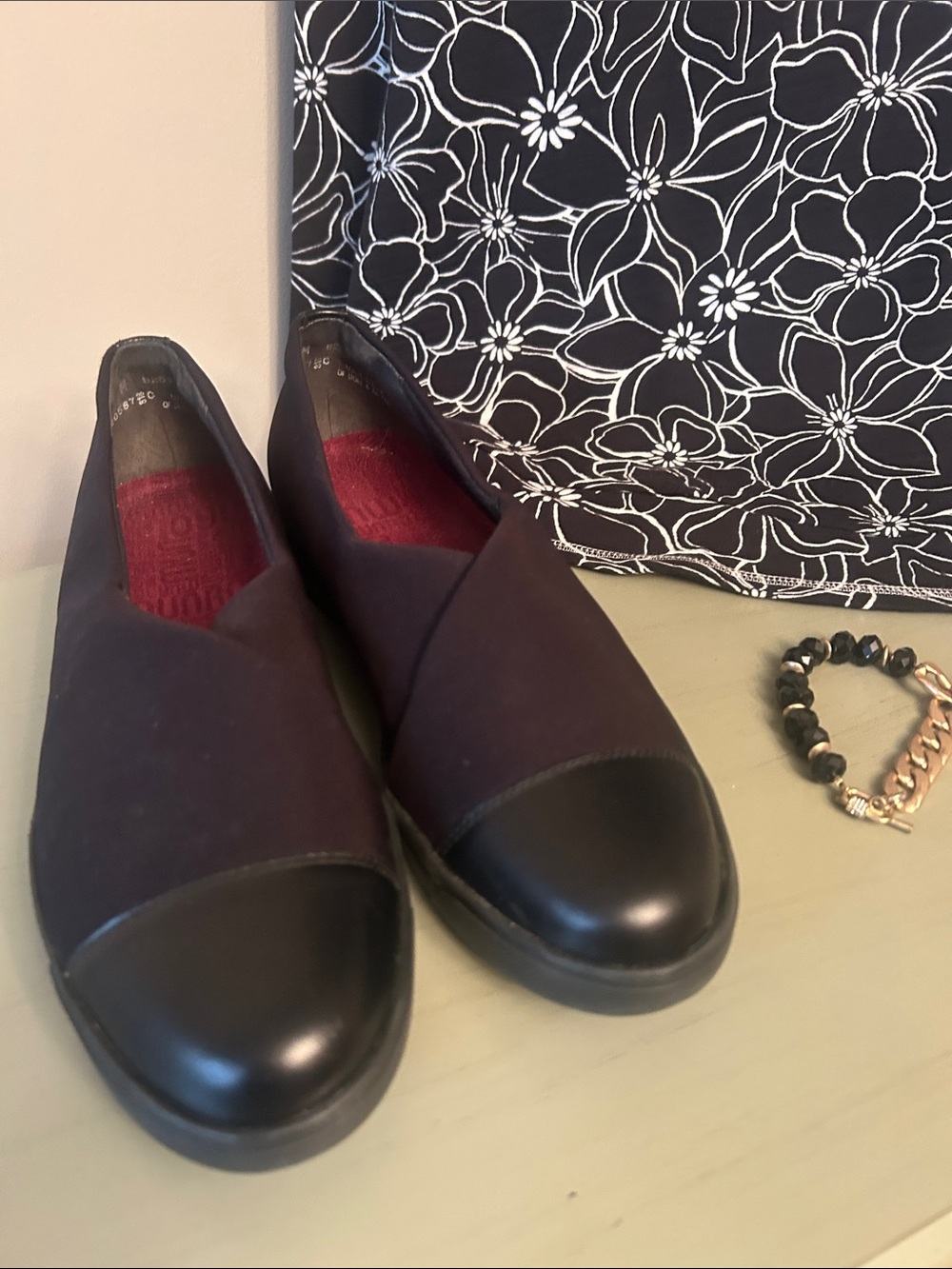 Munro Women's Dark Black Slip-On Flats with Black Cap Toe - Picture 4 of 6